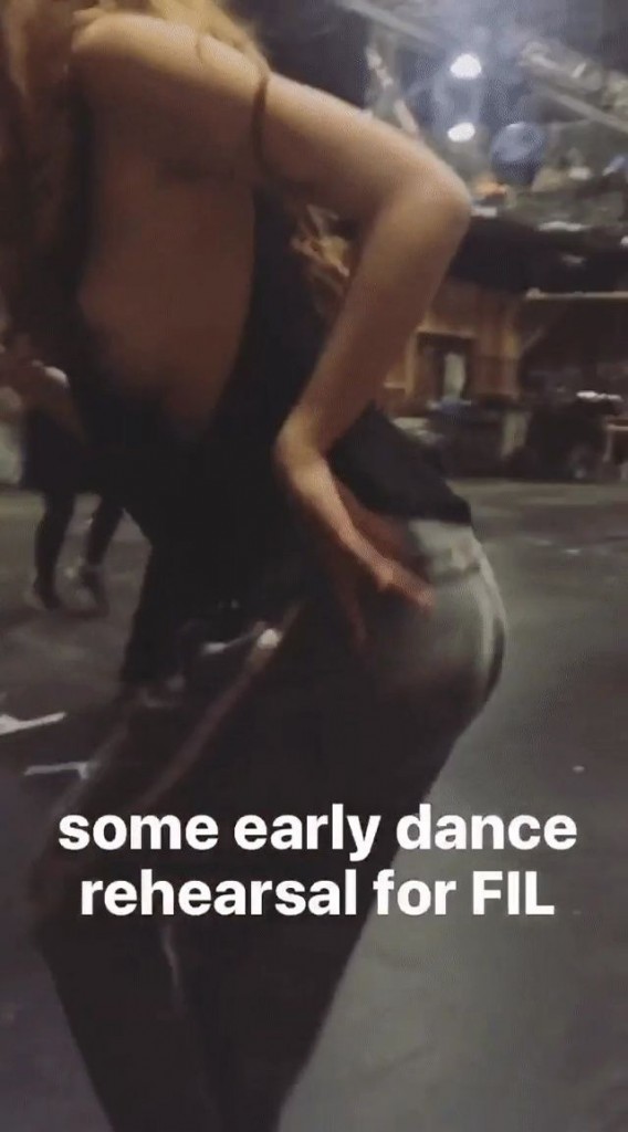 Bella Thorne Sexy Snaps 7