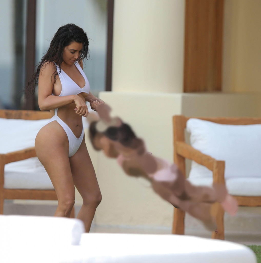 Kim Kardashian Sexy 9