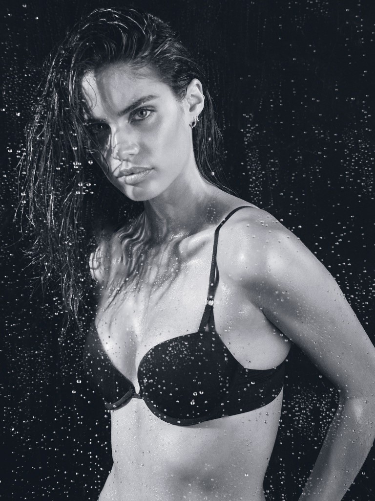 Sara Sampaio Sexy & Topless 7