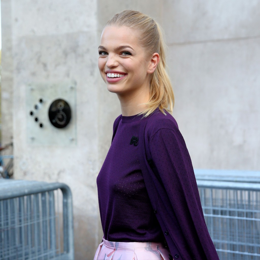 Daphne Groeneveld Braless 2