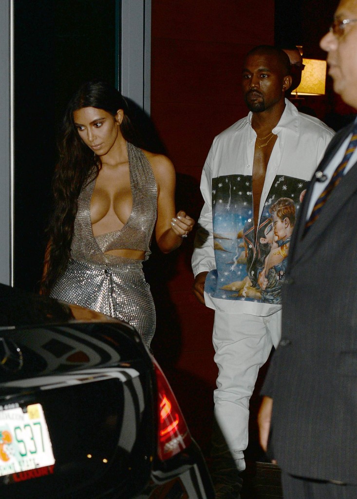 Kim Kardashian Cleavage -8