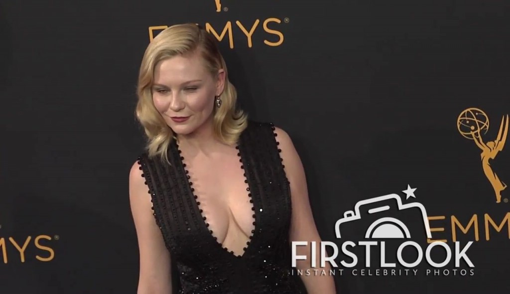 Kirsten Dunst Cleavage 125