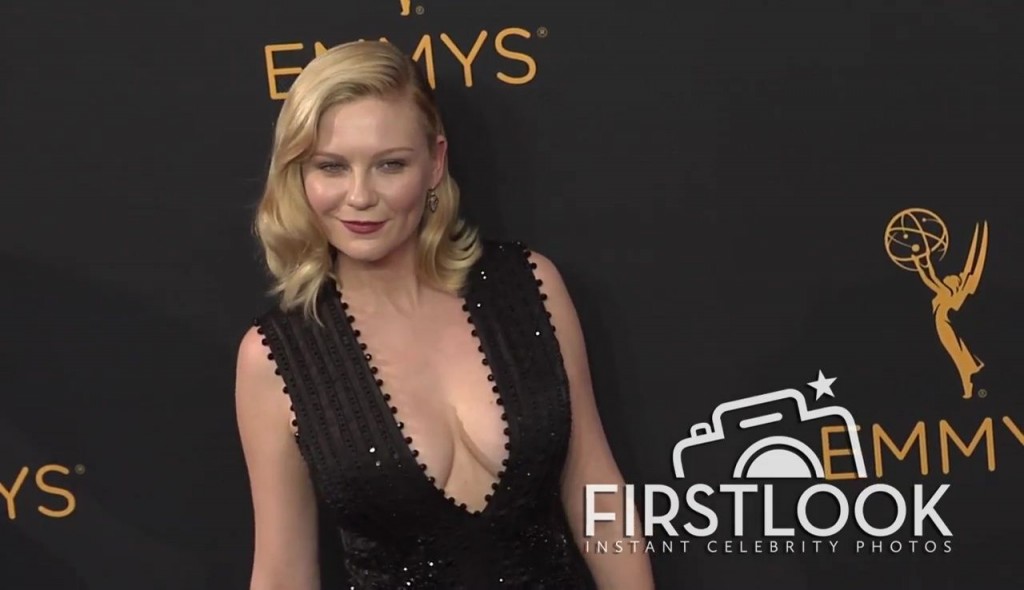 Kirsten Dunst Cleavage 127