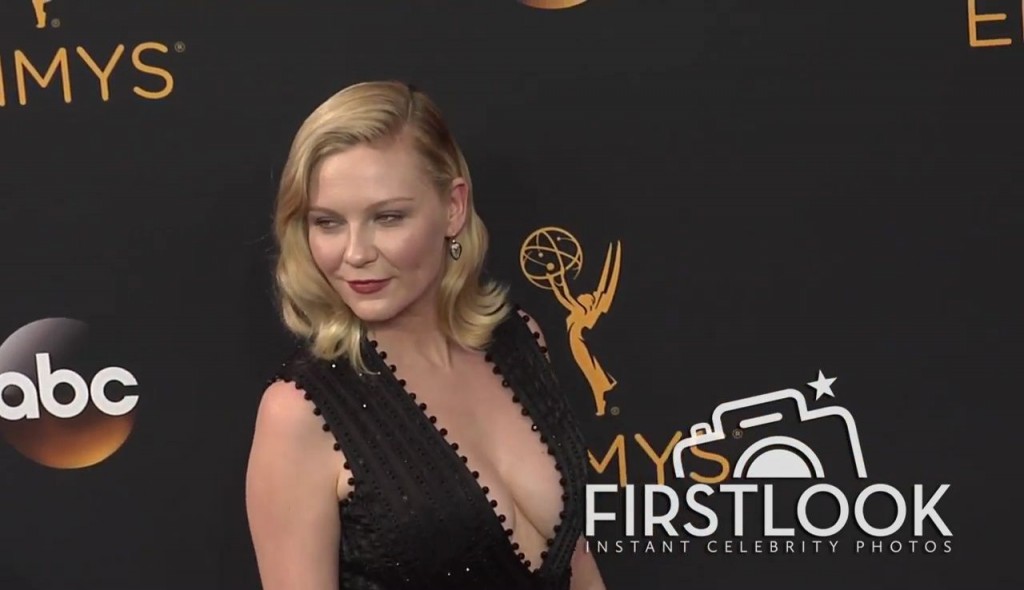 Kirsten Dunst Cleavage 128