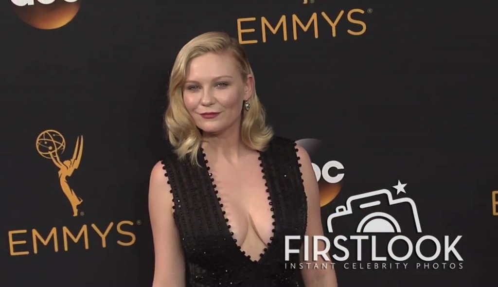 Kirsten Dunst Cleavage 131