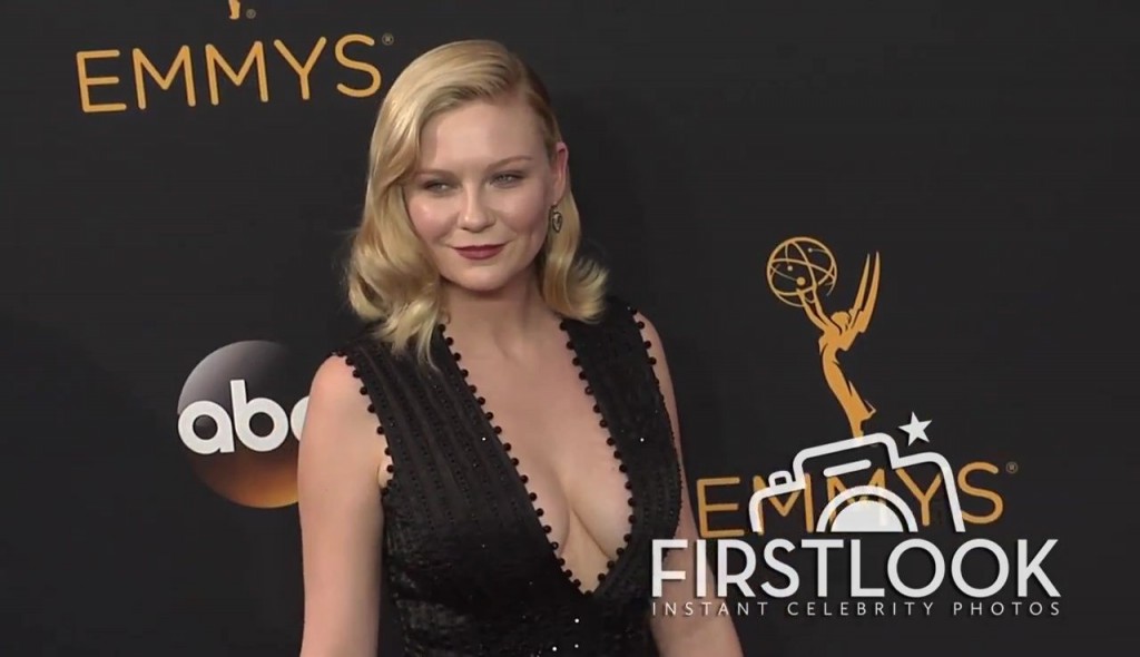 Kirsten Dunst Cleavage 132