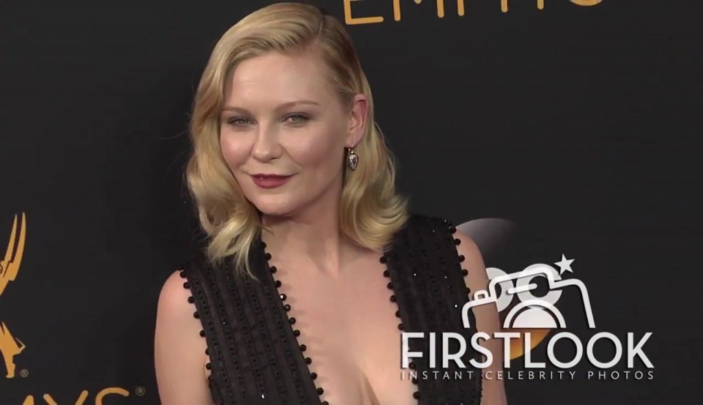 Kirsten Dunst Cleavage 133