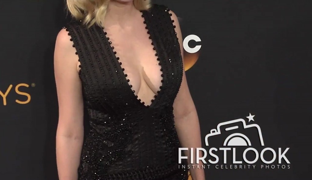 Kirsten Dunst Cleavage 138