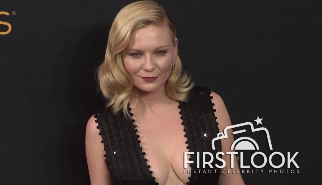 Kirsten Dunst Cleavage 145