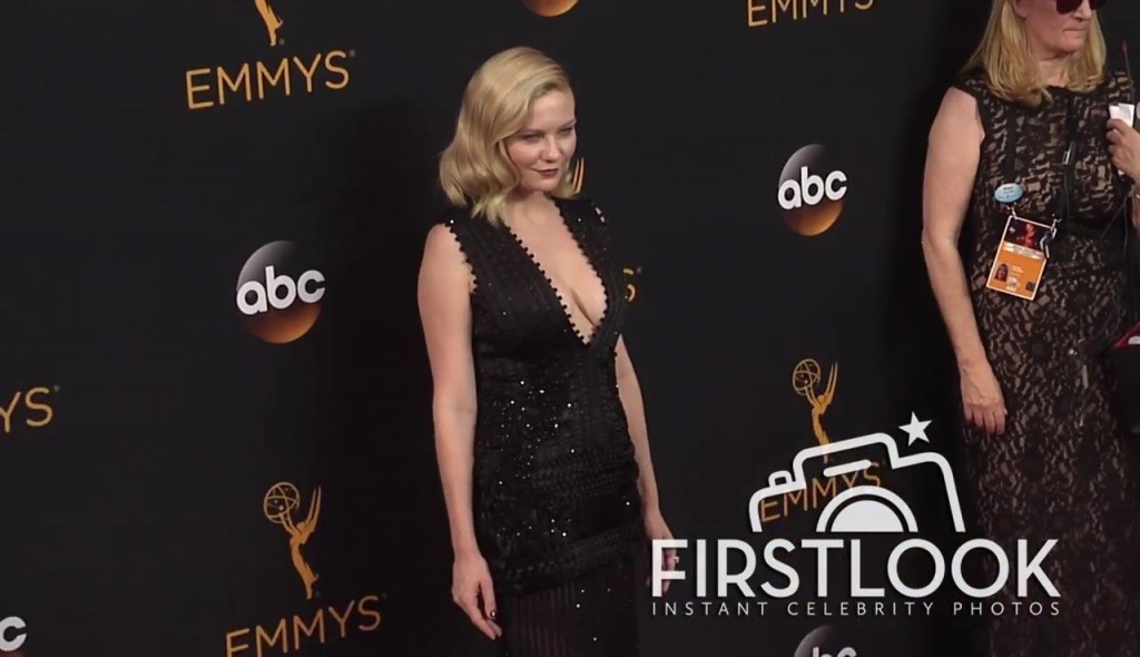 Kirsten Dunst Cleavage 150