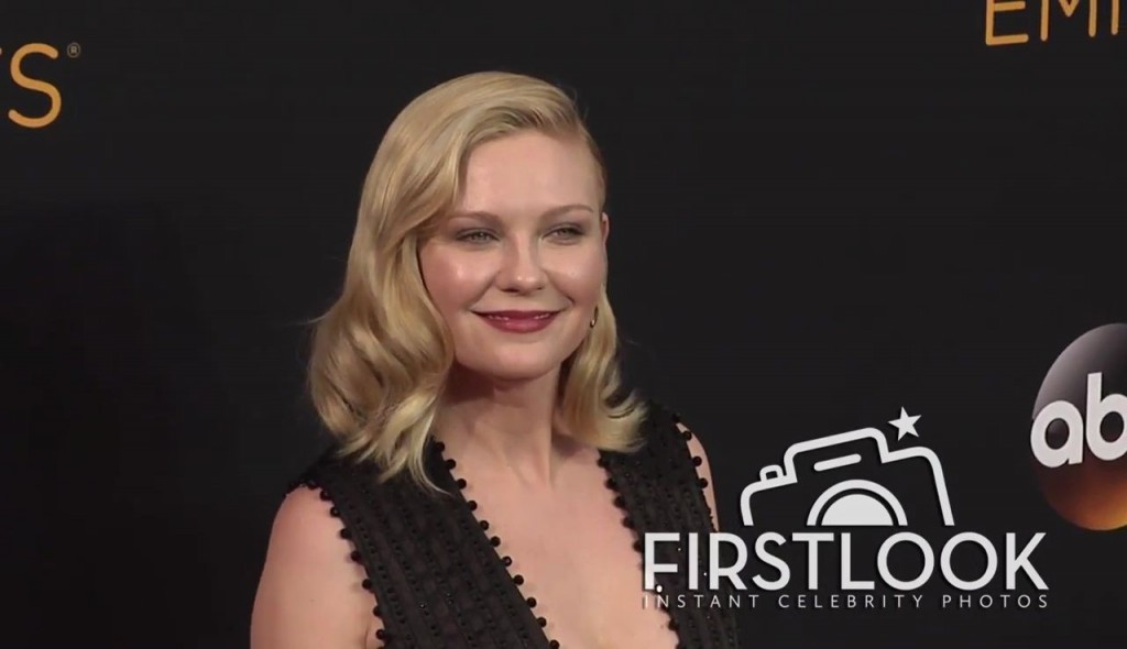 Kirsten Dunst Cleavage 152