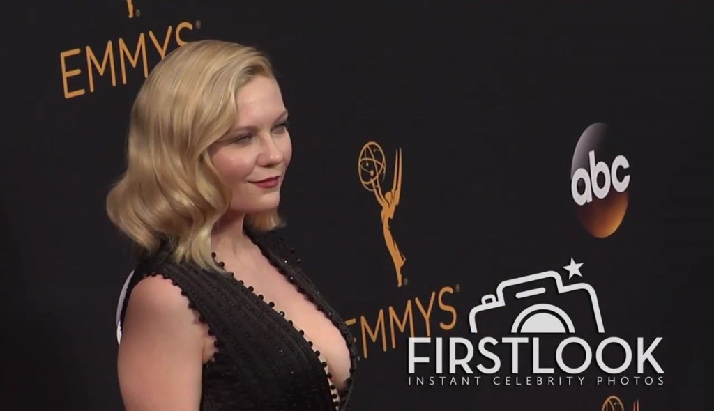 Kirsten Dunst Cleavage 156