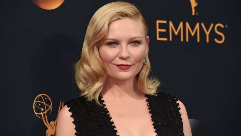 Kirsten Dunst Cleavage 58