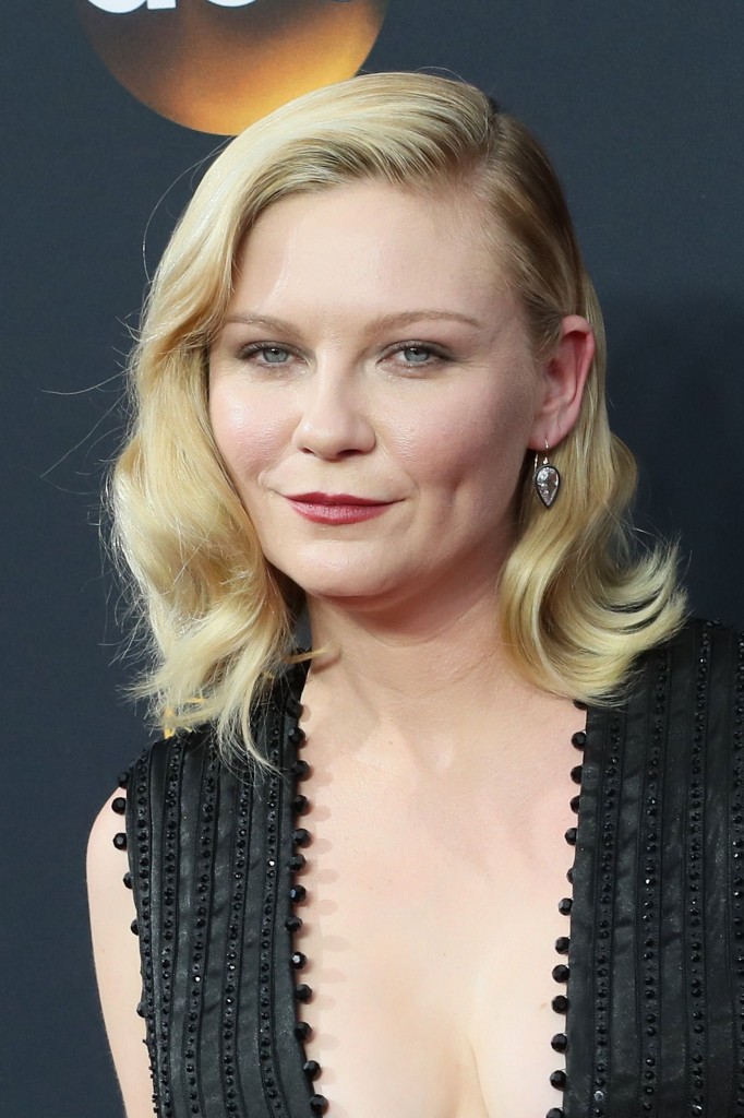 Kirsten Dunst Cleavage 62