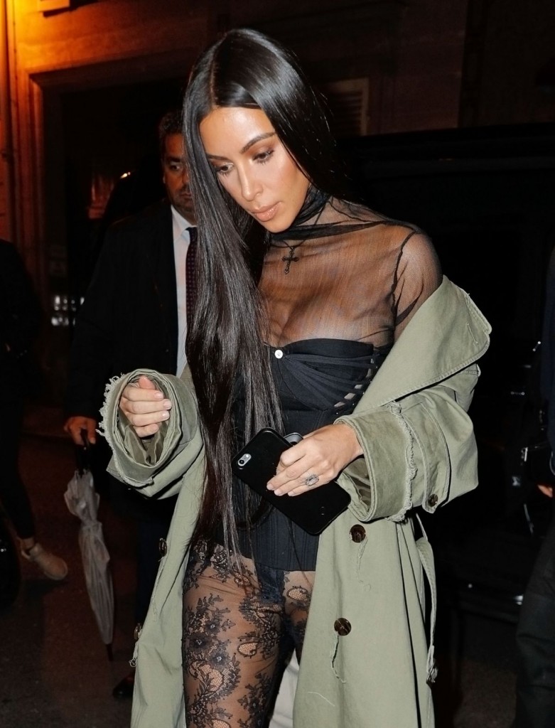 Kim Kardashian Sexy 19