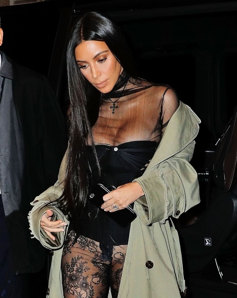 Kim Kardashian Sexy 21