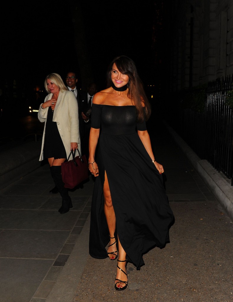 Lizzie Cundy Without Panties 10