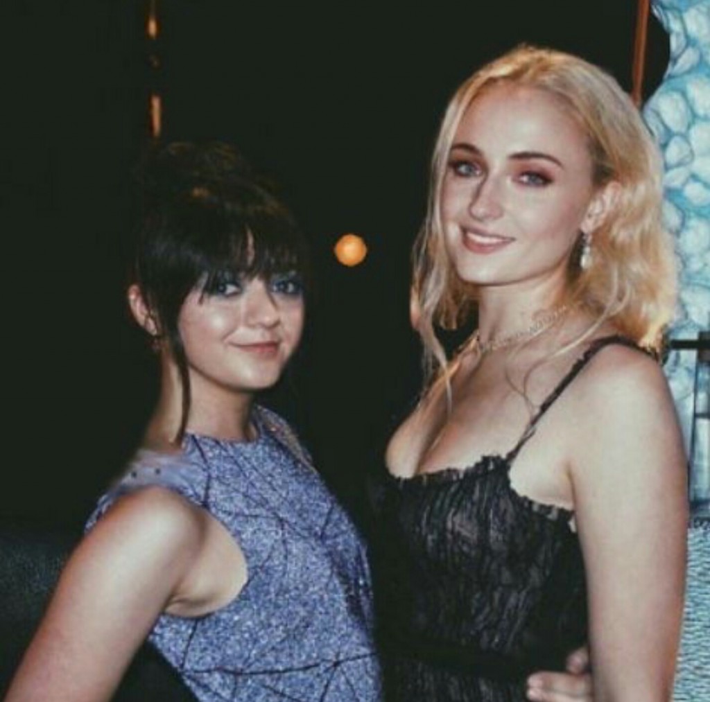 Sophie Turner Maisie Williams Sexy 1