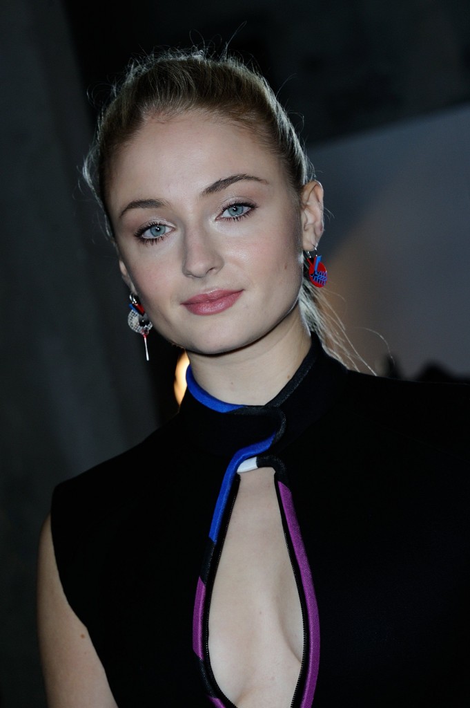 Sophie Turner Sexy 2