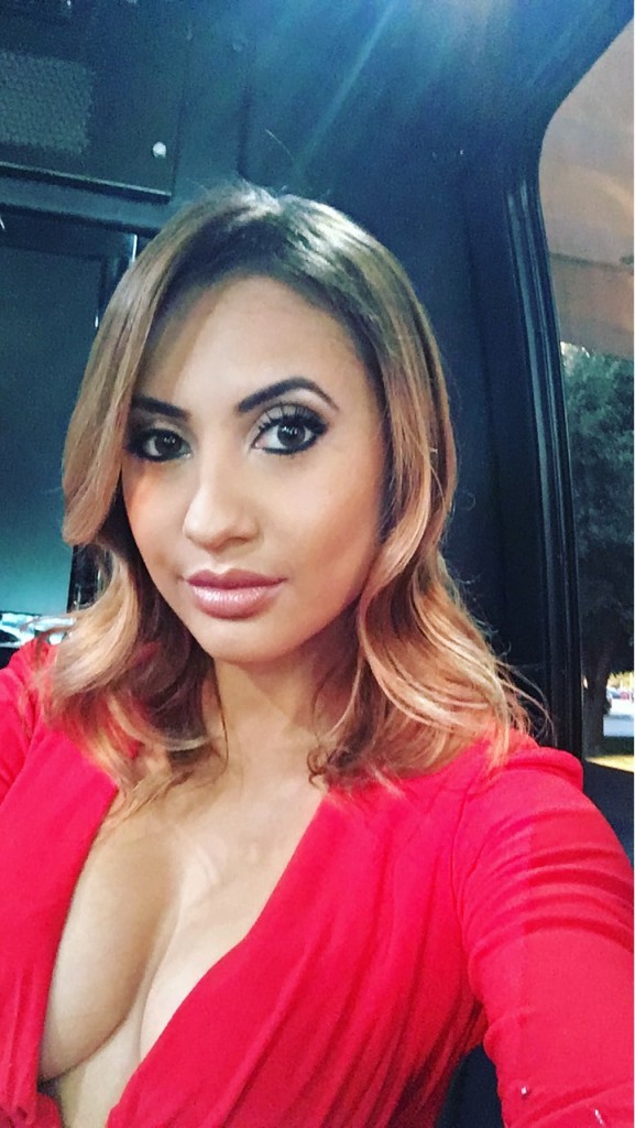 Francia Raisa Selfies 3