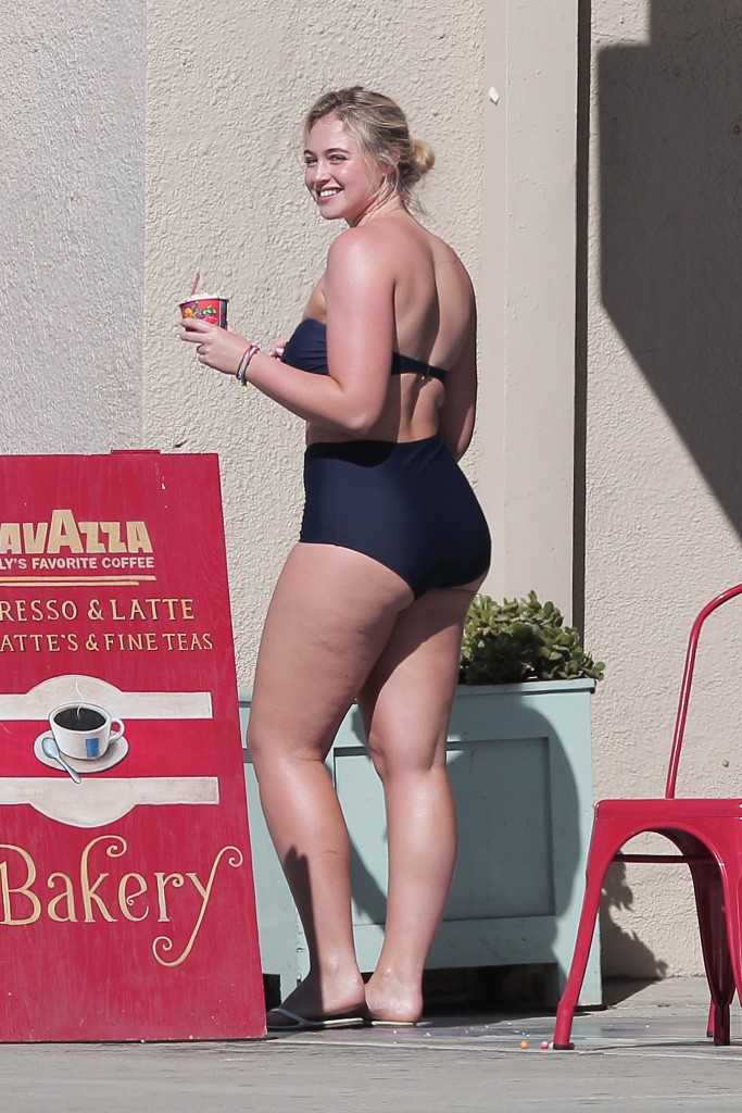 Iskra Lawrence Sexy 28