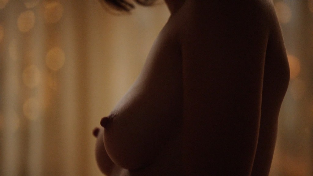 Lizzy Caplan Nude 2