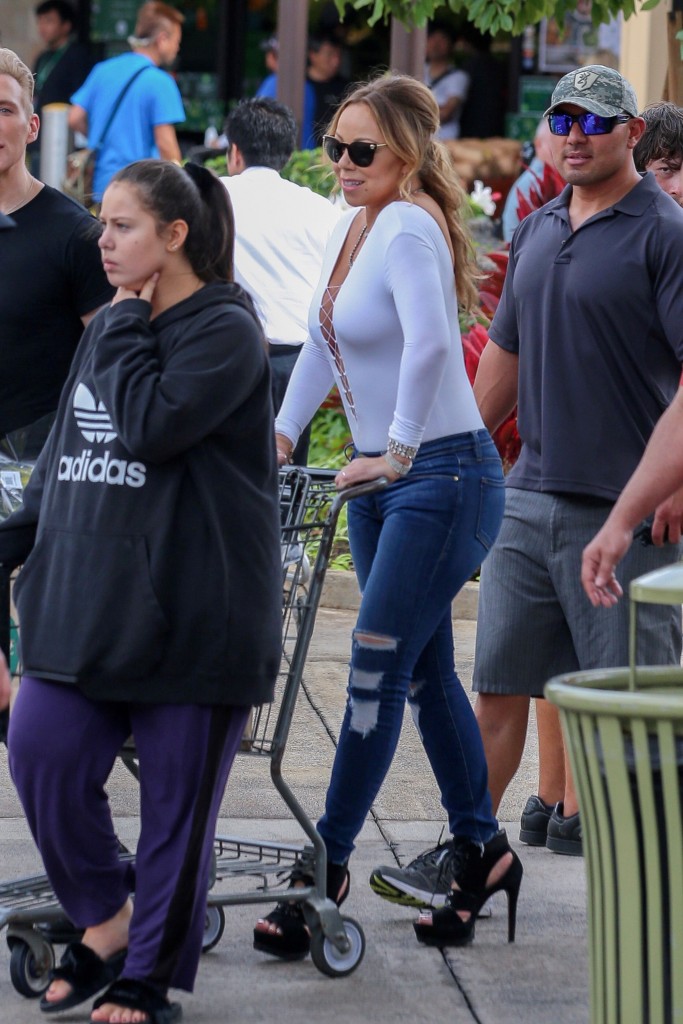 Mariah Carey Braless 4