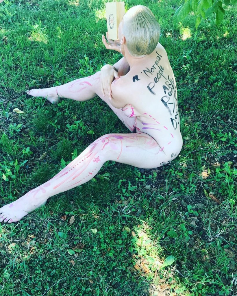 Stefania Ferrario Nude & Sexy 16