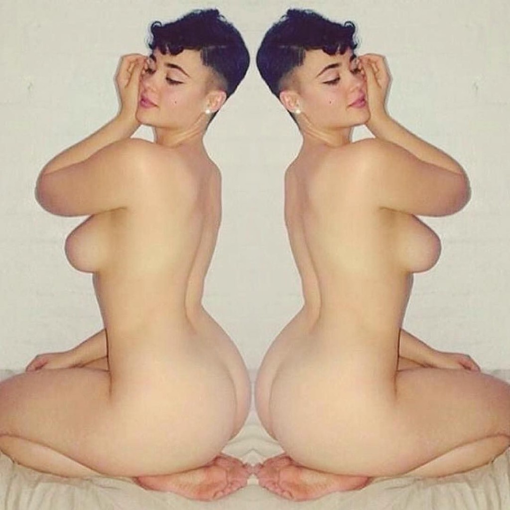 Stefania Ferrario Nude & Sexy 8