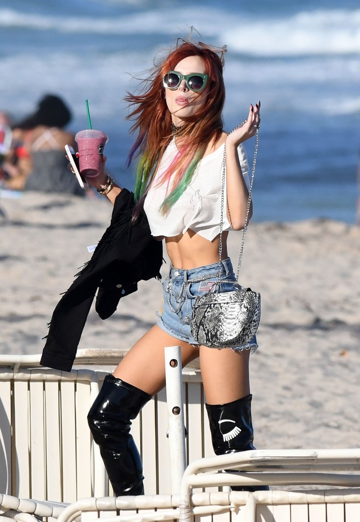 Bella Thorne Underboob New 30