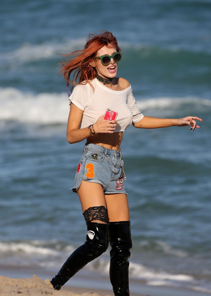 Bella Thorne Underboob New 49