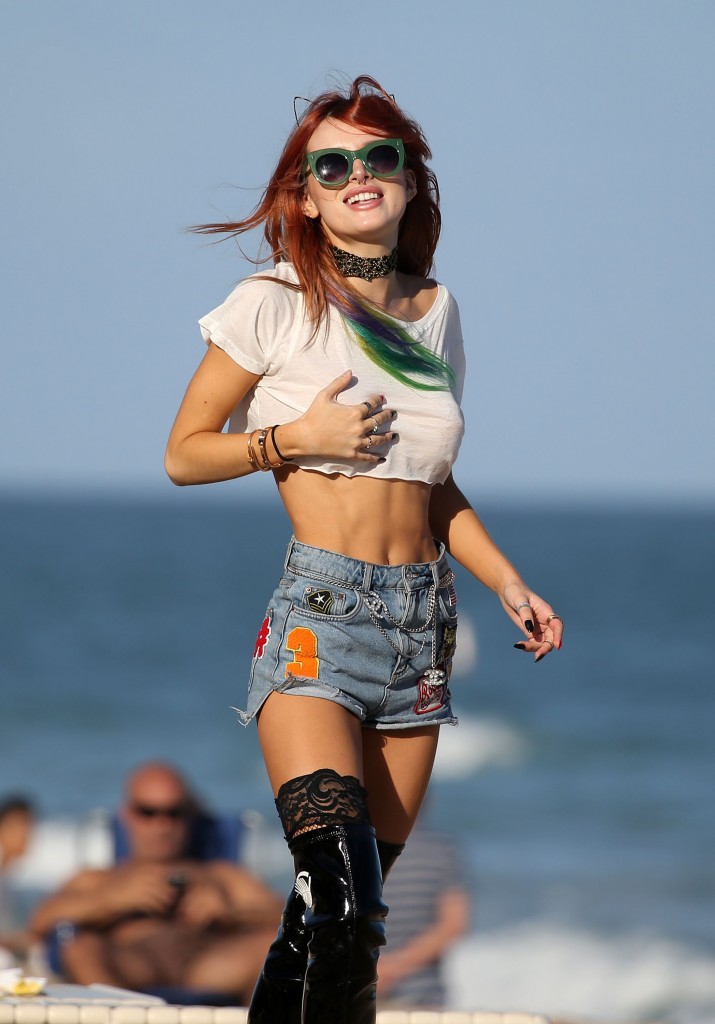 Bella Thorne Underboob New 54