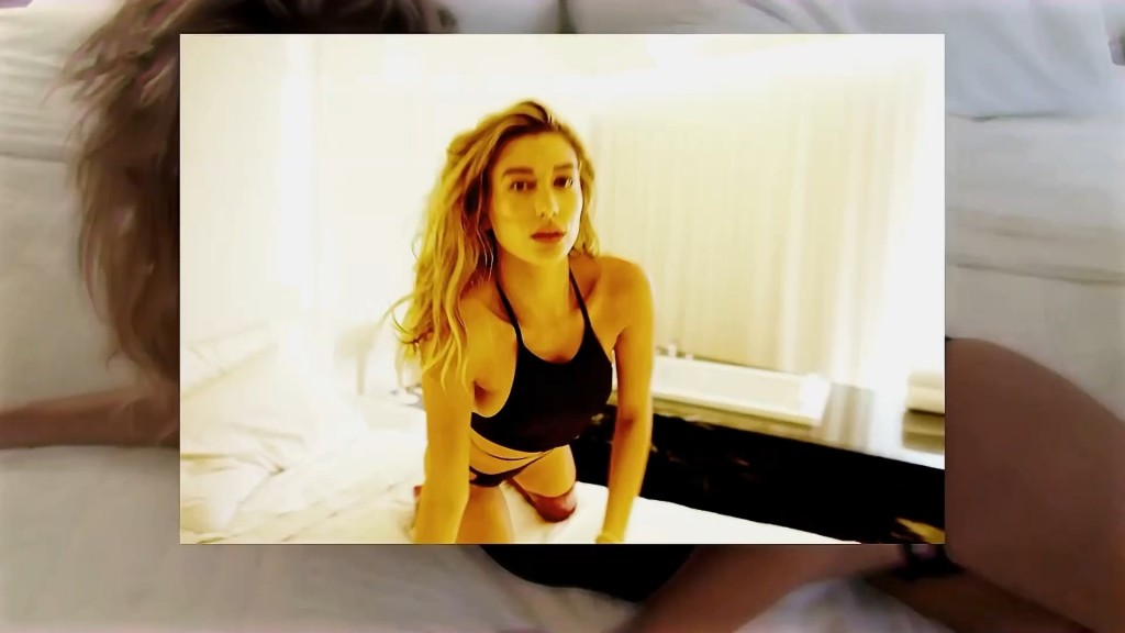 Hailey Baldwin Sexy 10