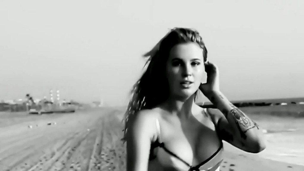 Ireland Baldwin Sexy & Topless23