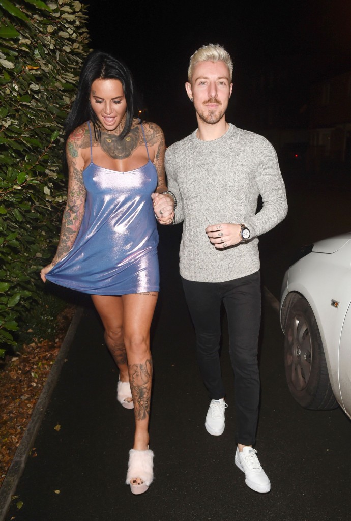 Jemma Lucy Pokies 33