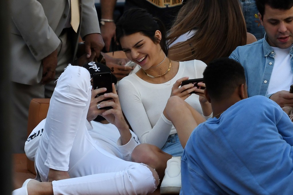 Kendall Jenner Braless 3