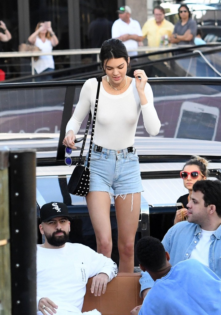 Kendall Jenner Braless 50