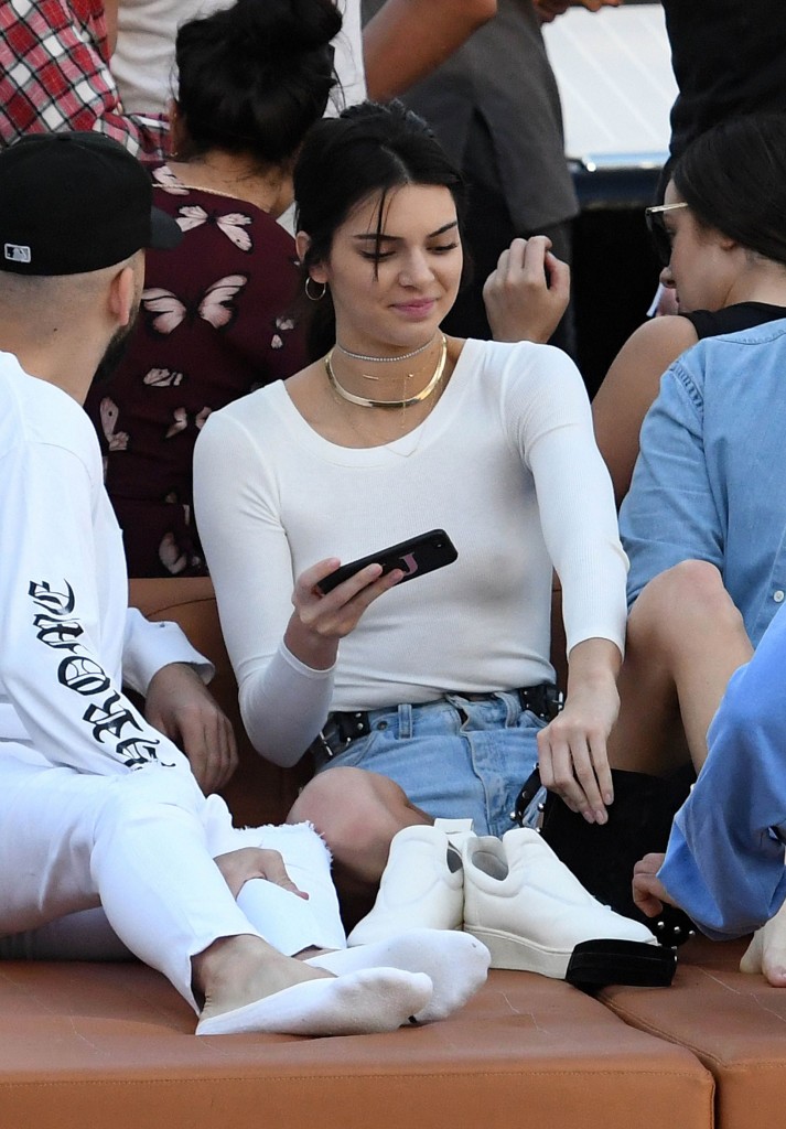 Kendall Jenner Braless 56