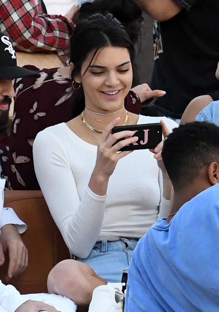 Kendall Jenner Braless 58