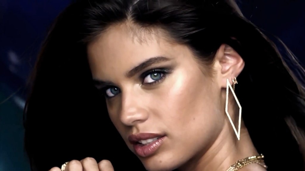 Sara Sampaio Sexy 2