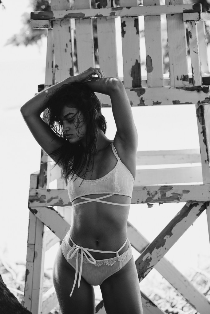 Shanina Shaik Sexy Topless 5