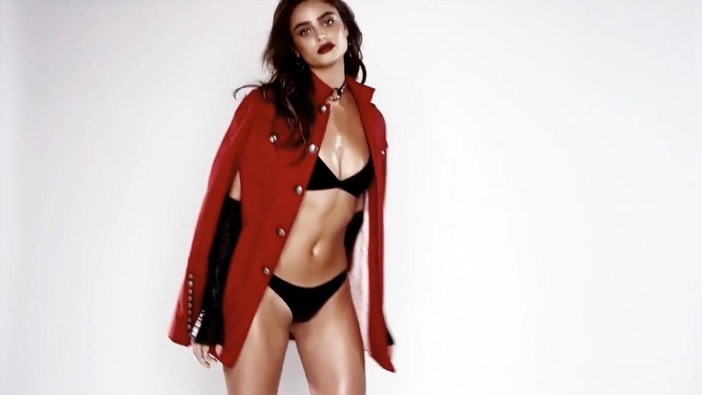 Taylor Hill Sexy 1