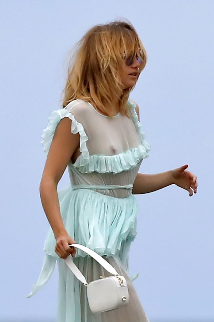 Suki Waterhouse See Through 1